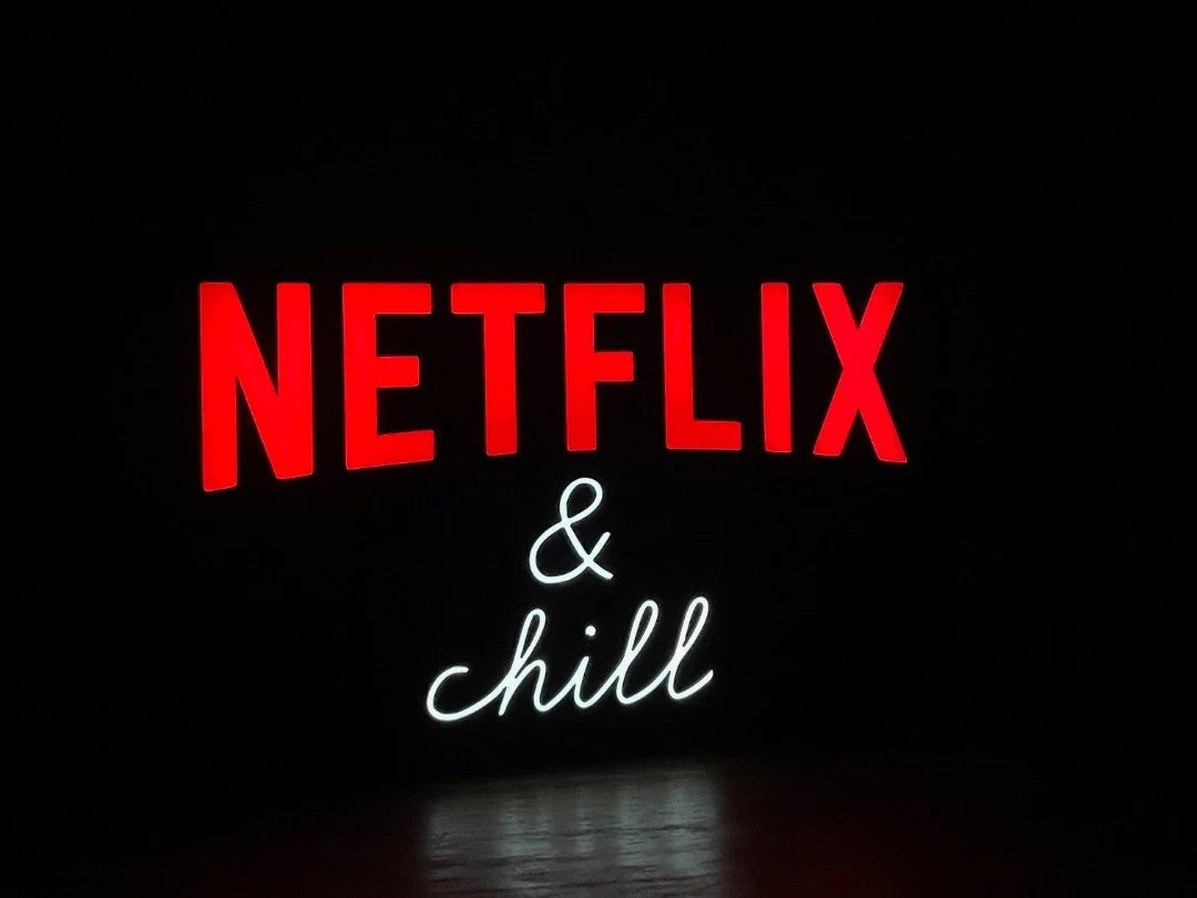 Netflix & Chill LED Lightbox Sign USB Powered - Gift Mancave Cinema Room