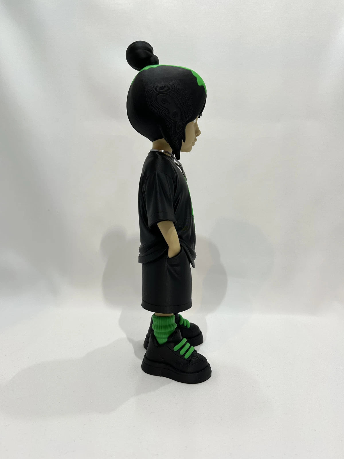 Billie Eilish – Music Icon 3D Print Ornament 30cm Movie Music Fan Gift