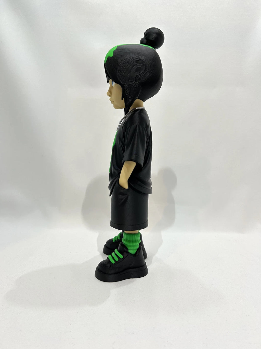 Billie Eilish – Music Icon 3D Print Ornament 30cm Movie Music Fan Gift