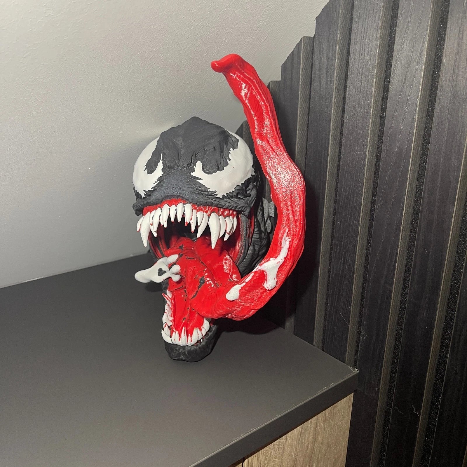 Venom Head Bust, Freestanding or wall mounted